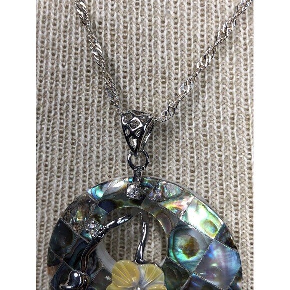 Flower Style Natural Handmade Abalone Shell Carved Shell Silver Necklace Pendant - Picture 4 of 14